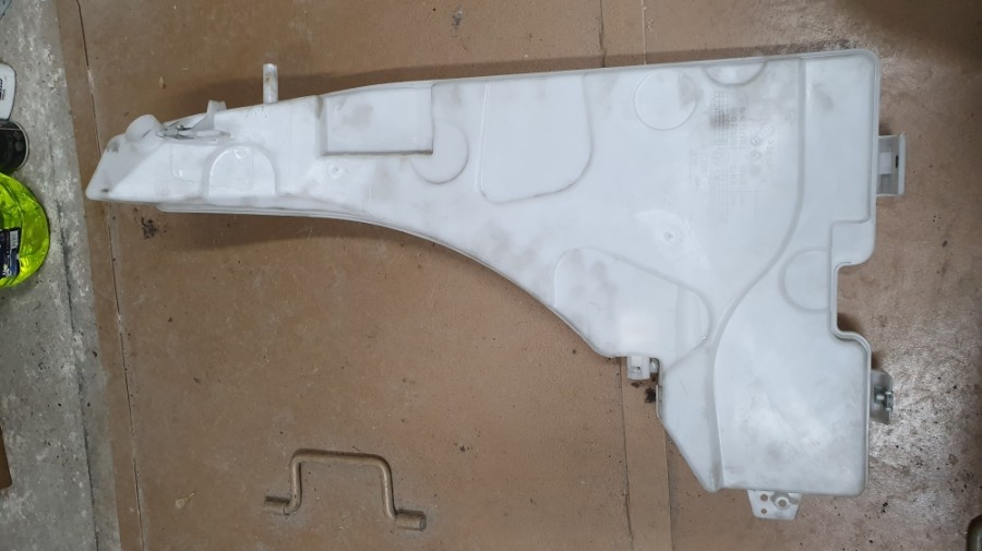 Продам бачок омывателя для bmw X5, X6, E70, E71, 61677161477 2013 г., 2013 - 2