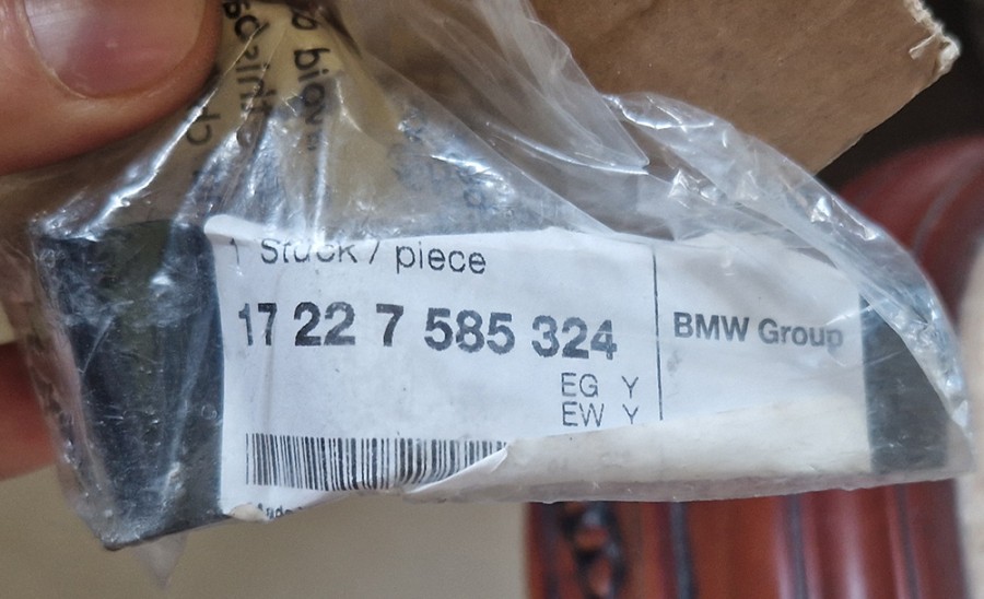 Держатель трубопровода масл. радиатора BMW 17227585324, 2020 - 4