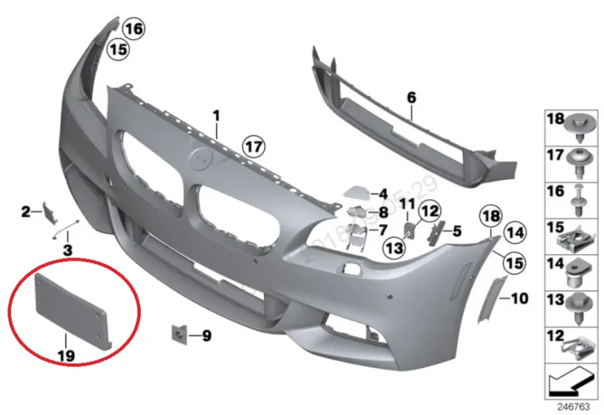 Оригинальный кронштейн номерного знака BMW 5 51138048167, 2015 - 2