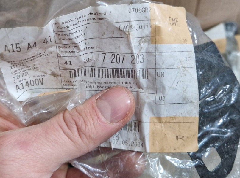 41357207203 BMW F10 F11 Кронштейн передней левой панели, 2020 - 3