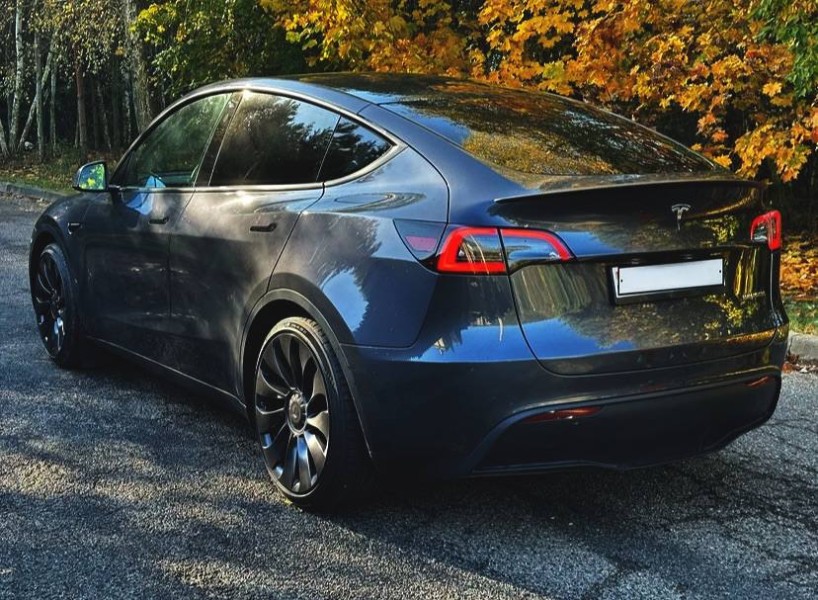 Tesla Model Y 22 000 EUR