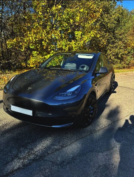 Tesla Model Y, 2022 - 4