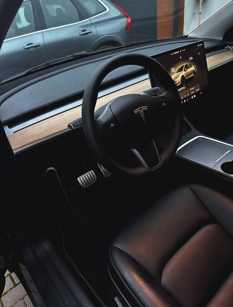 Tesla Model Y, 2022 - 5