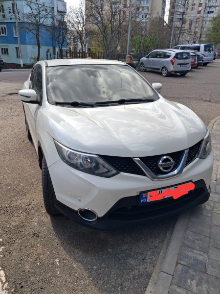 Nissan Qashqai 11 700 EUR