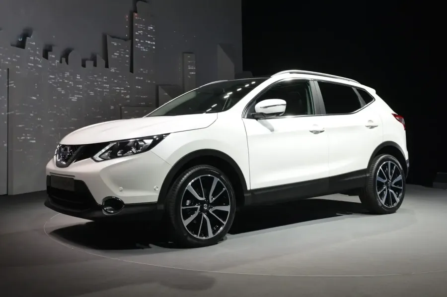 Nissan Qashqai 11 700 EUR