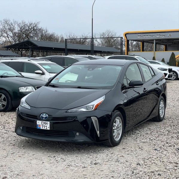 Toyota Prius 14 000 EUR