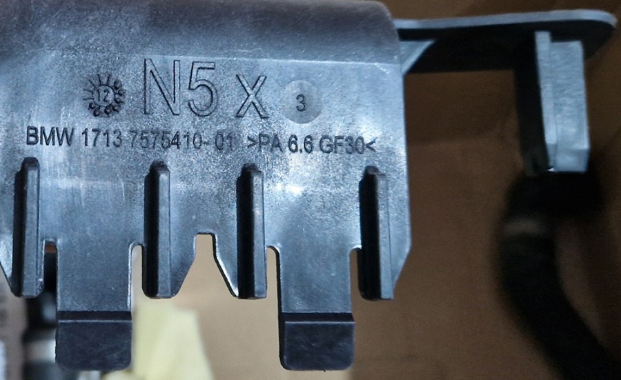 17137575410 BMW кронштейн расширительного бачка F01 F02 F06 F07 F10 F11 F12 F13 , 2020 - 2