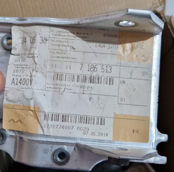 51117186513 BMW Переходная пластина левая переднего бампера