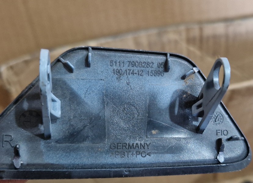 51117906282, 51118048680 BMW 5 Крышка заглушка Правая переднего бампера, 2021 - 3