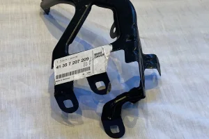 Vând 41357207209 BMW F10 F11 Кронштейн передней левой боковой панели