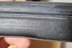 Vând 51767255802 BMW f32 f33 f36 m3 f80 Уплотнитель бампера капота перед