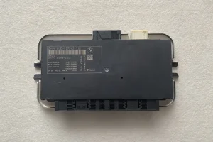 Vând 61359273629 BMW F10 M5 модуль управления подсветкой в области ног Vând 61359273629 BMW F10 M5 модуль управления подсветкой в области ног