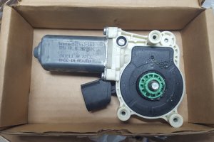 Vând 67627267691 BMW X5 X6 E70 E71 Мотор левого стеклоподъемника 2008-2014
