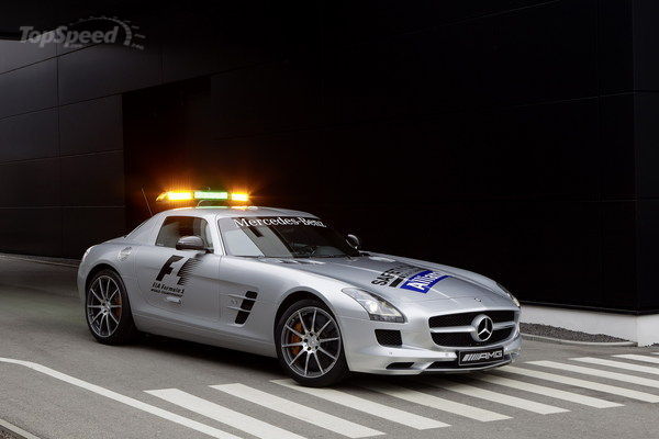 Mercedes SLS AMG становится автомобилем безопасности Mercedes SLS AMG становится автомобилем безопасности