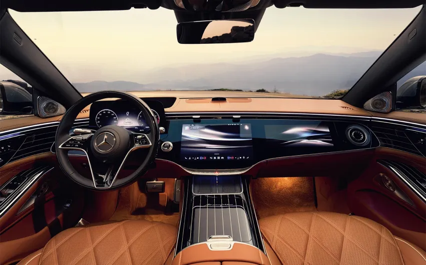 Noul Mercedes-Maybach impresionează prin tehnologii: cele mai neobișnuite funcții ale sedanului de lux