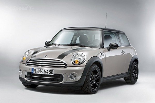 В MINI Cooper на Бейкер Стрит В MINI Cooper на Бейкер Стрит