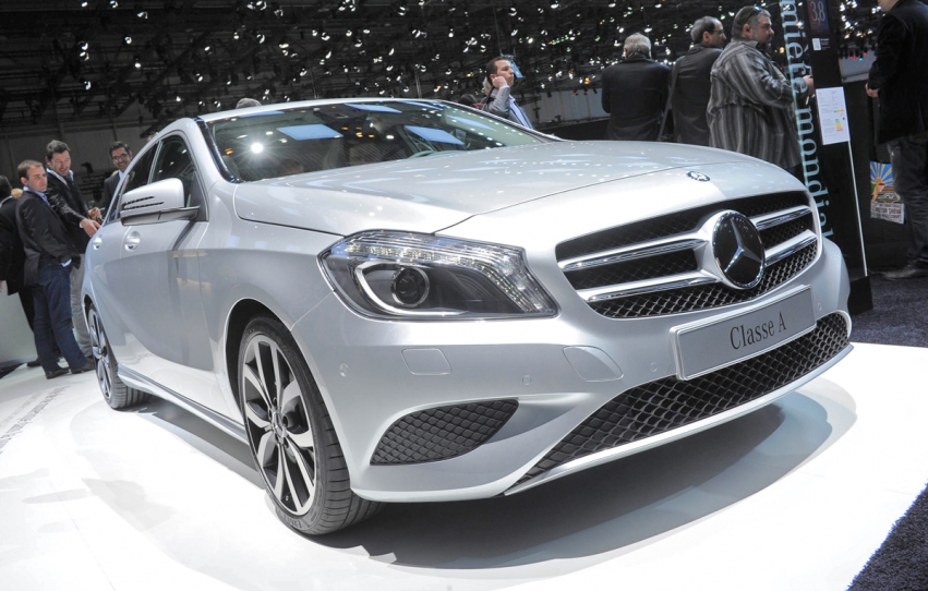 GENEVA 2012 LIVE: Noul Mercedes A-Klasse, centrul standului Mercedes GENEVA 2012 LIVE: Noul Mercedes A-Klasse, centrul standului Mercedes