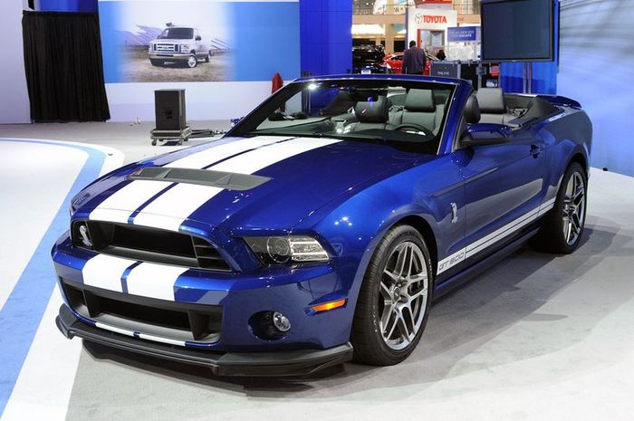 SVT отмечает юбилей с новой Shelby GT500 SVT отмечает юбилей с новой Shelby GT500
