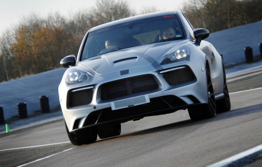 Eterniti Motors a deschis primul showroom şi a lansat primul său model de serie