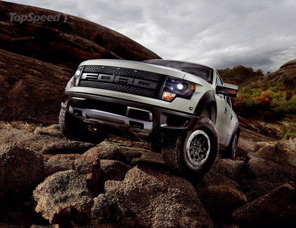 Ford представляет F-150 SVT Raptor модельного ряда 2013 года Ford представляет F-150 SVT Raptor модельного ряда 2013 года
