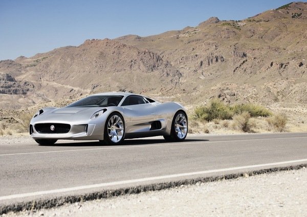 Jaguar готовит прототип C-X75 для тестов Jaguar готовит прототип C-X75 для тестов