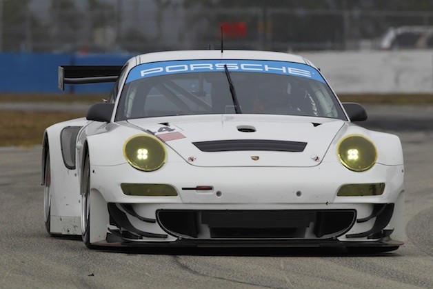 Porsche 911 GT3 RSR дебютировал на трассе Себринг Porsche 911 GT3 RSR дебютировал на трассе Себринг