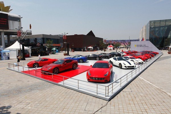 Ferrari открывает выставку в Шанхае Ferrari открывает выставку в Шанхае