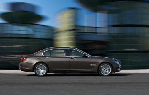 Мощный BMW M770ix выйдет в 2015 Мощный BMW M770ix выйдет в 2015