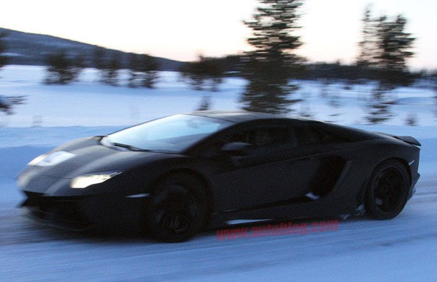 Родстер Lamborghini Aventador откажется от тряпичной крыши Родстер Lamborghini Aventador откажется от тряпичной крыши