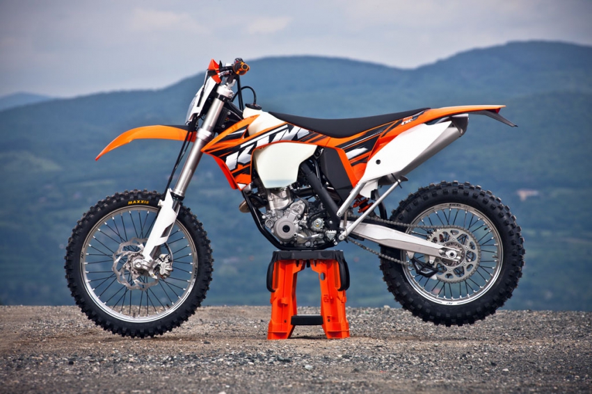 KTM отзывает 7000 мотоциклов из-за проблем с топливным баком KTM отзывает 7000 мотоциклов из-за проблем с топливным баком