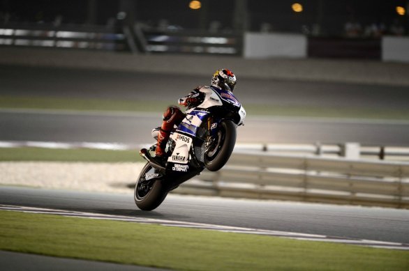 Хорхе Лоренсо выиграл первую гонку MotoGP 2012 Хорхе Лоренсо выиграл первую гонку MotoGP 2012
