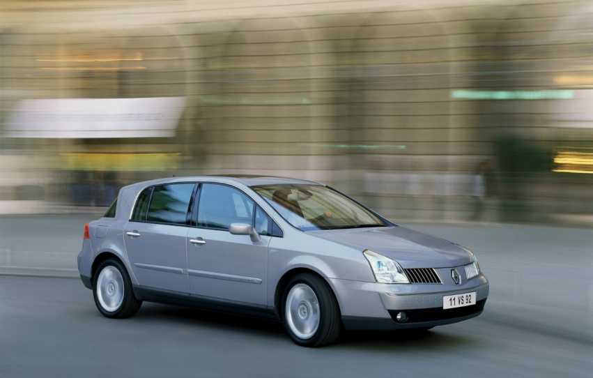 Renault confirmă un vârf de gamă bazat pe o platformă Mercedes Renault confirmă un vârf de gamă bazat pe o platformă Mercedes