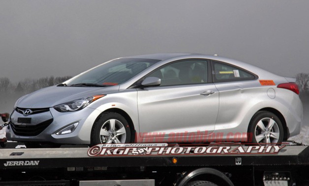 Шпионы заприметили новое купе Hyundai Elantra Шпионы заприметили новое купе Hyundai Elantra