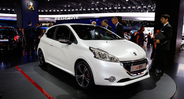 Peugeot сокращает производство нового 208 Supermini Peugeot сокращает производство нового 208 Supermini