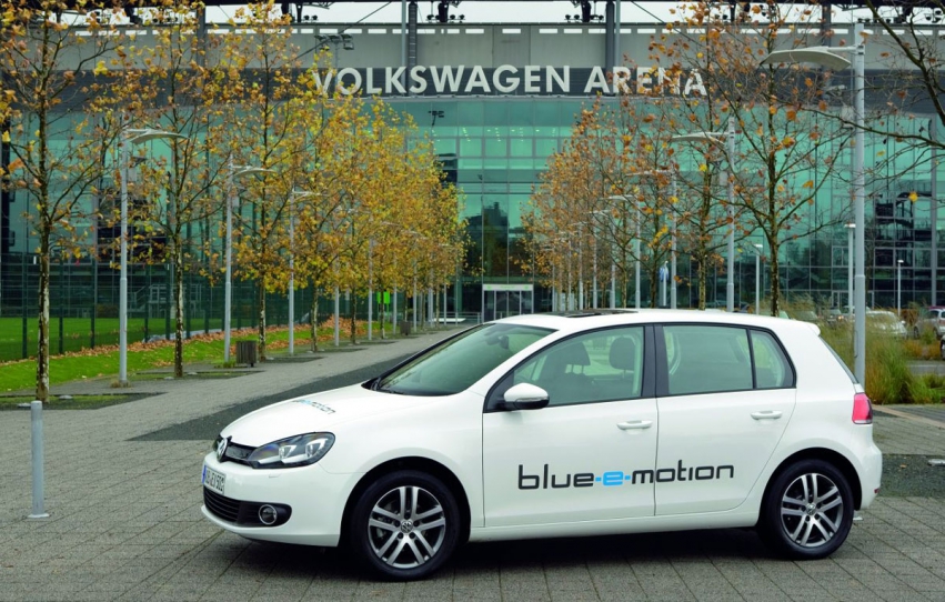 Volkswagen Golf 7 va avea o versiune electrică: E-Golf Volkswagen Golf 7 va avea o versiune electrică: E-Golf