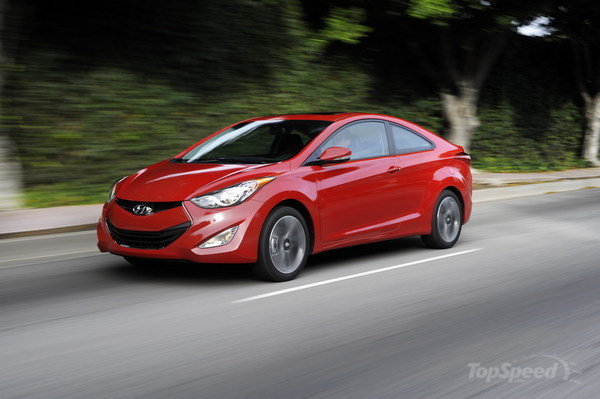 Купе Hyundai Elantra модельного ряда 2012 года Купе Hyundai Elantra модельного ряда 2012 года