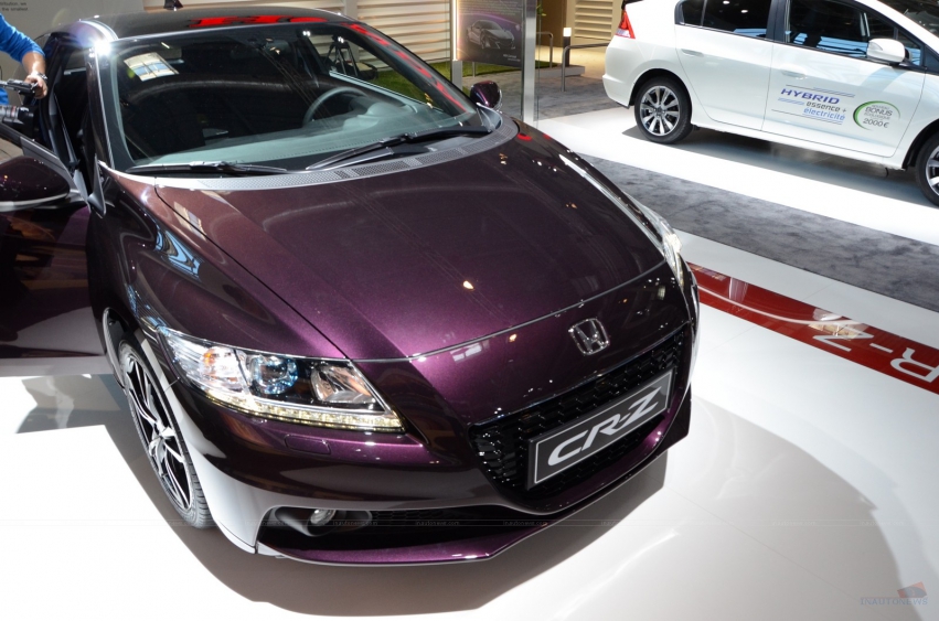 Новые фотографии обновленной Honda CR-Z Новые фотографии обновленной Honda CR-Z