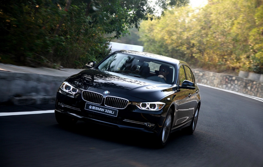 BMW Seria 3 cu ampatament mărit: primele imagini şi informaţii oficiale BMW Seria 3 cu ampatament mărit: primele imagini şi informaţii oficiale