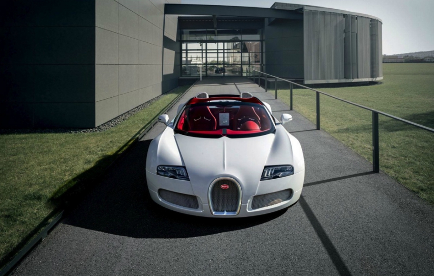 Bugatti Veyron Grand Sport Wei Long: porţelan şi imprimeuri cu dragoni Bugatti Veyron Grand Sport Wei Long: porţelan şi imprimeuri cu dragoni
