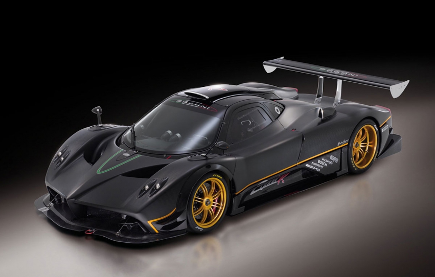Pagani Zonda R Evo - supercarul italian refuză să moară Pagani Zonda R Evo - supercarul italian refuză să moară