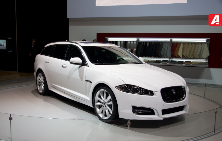 GENEVA 2012 LIVE: La standul Jaguar am făcut cunoştinţă cu XF Sportbrake GENEVA 2012 LIVE: La standul Jaguar am făcut cunoştinţă cu XF Sportbrake