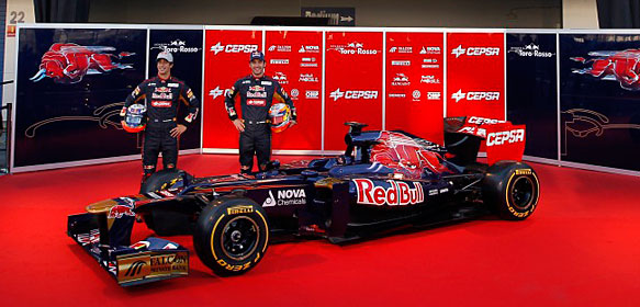 Scuderia Toro Rosso продемонстрировала свой болид для грядущего сезона Scuderia Toro Rosso продемонстрировала свой болид для грядущего сезона