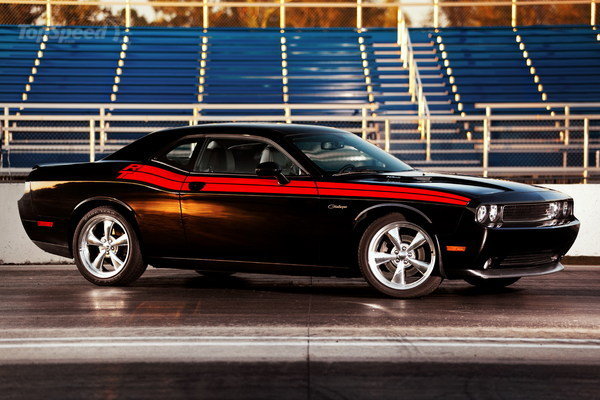 Dodge Challenger модельного ряда 2014 года Dodge Challenger модельного ряда 2014 года