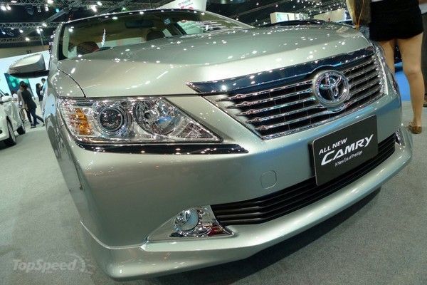 Стали известны официальные детали новой Toyota Camry Стали известны официальные детали новой Toyota Camry