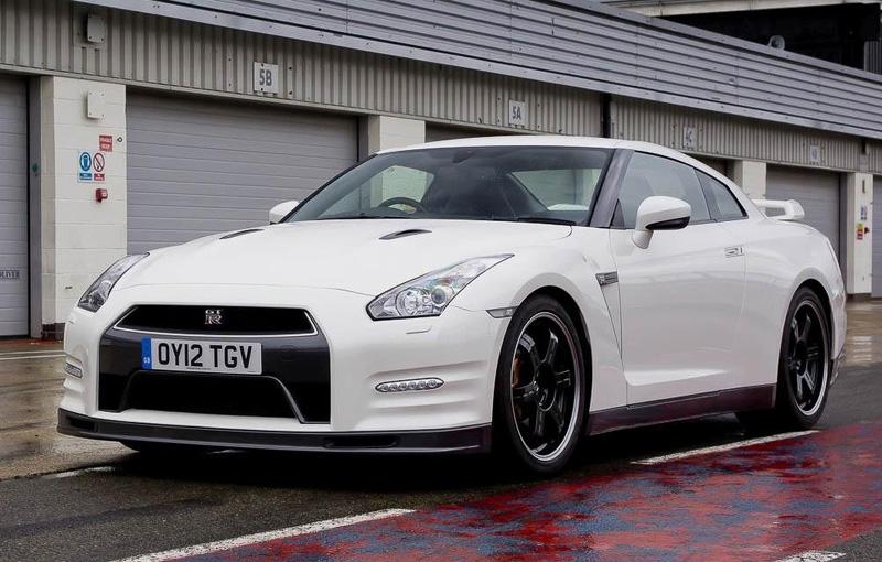 Nissan GT-R Track Pack - tuning oficial Nissan dedicat circuitului Nissan GT-R Track Pack - tuning oficial Nissan dedicat circuitului