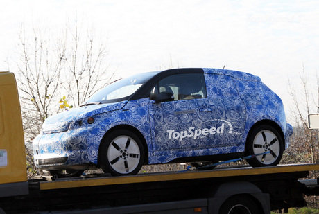 Шпионы заприметили прототип BMW i3 Шпионы заприметили прототип BMW i3