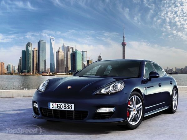 Седан и универсал Porsche Pajun появятся в 2017 году Седан и универсал Porsche Pajun появятся в 2017 году