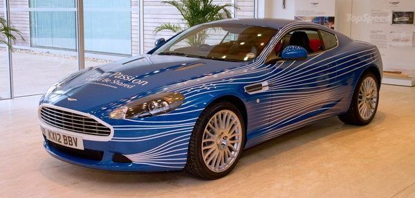 Aston Martin посвятил автомобиль своим поклонникам Aston Martin посвятил автомобиль своим поклонникам
