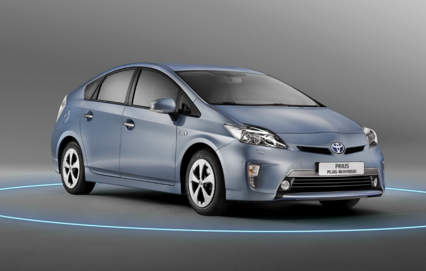 Toyota Prius Plug-in are un consum mixt de 2.1 litri la sută Toyota Prius Plug-in are un consum mixt de 2.1 litri la sută