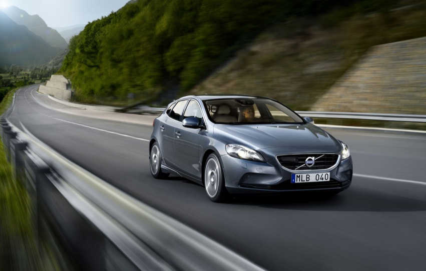 Volvo V40 - informaţii complete, galerie foto, primul video